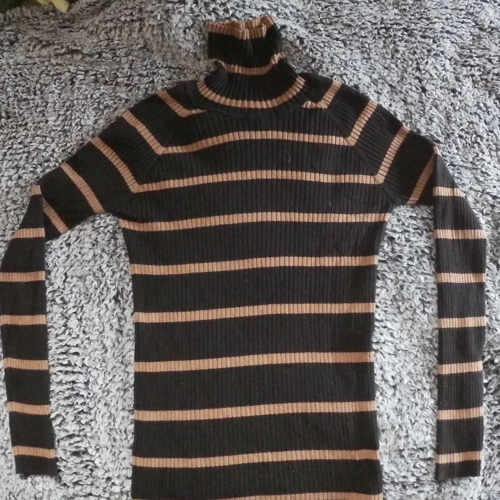 Maternity Turtle Neck!!!!!